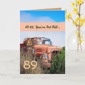 De GRAPPIGE Gelukkige Vintage Oranje Vrachtwagen Kaart (Gele Bloem)