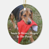 De grappige kerstman is Skinny Dippin in de Pond.  Keramisch Ornament (Links)