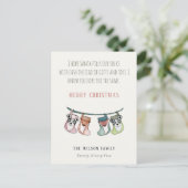 De grappige kerstman vult de kast met een cashKers Feestdagenkaart (Staand voorkant)