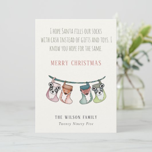 De grappige kerstman vult de kast met een cashKers Feestdagenkaart (Staand voorkant)