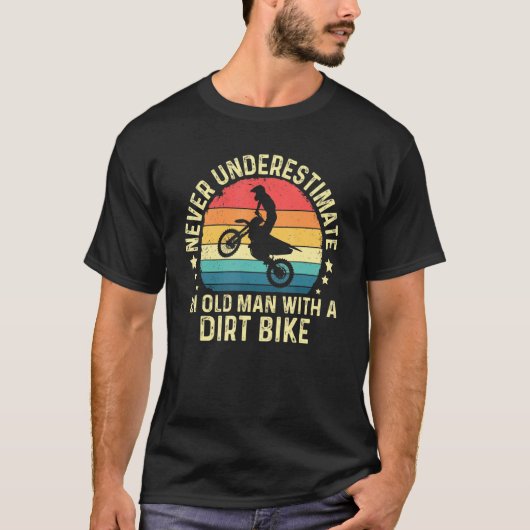 De grappige Retro onderschat nooit een oud Man met T-shirt (Voorkant)