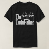 De grappige vader van de TwinFather met een tweeli T-shirt (Design voorkant)