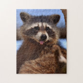 De grappige Wasbeer die het is uit Tong plakken Legpuzzel (Verticaal)