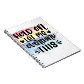 De greep op laat me deze kleurenmonsters overdenke notitieboek (Rechterzijde)