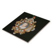 De Gresley Jewel, met miniatuurportretten van Sir Tegeltje (Zijkant)