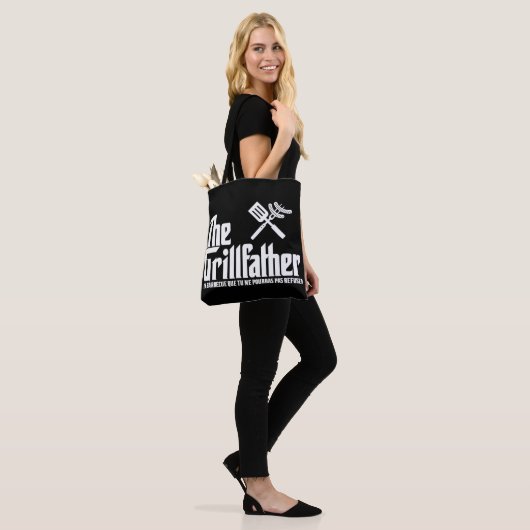 De Grillfather Tote Bag (Op model)