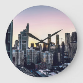 DE GROEIENDE STAD GROTE KLOK