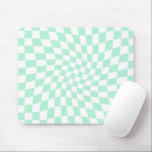 De Groene Controles van de Verkeerde Checkerboard Muismat<br><div class="desc">Ideaal, gevarieerd, gevarieerd ontwerp. Moderne gekette controleurs. Dit mooie retro psychedelische ontwerp brengt je naar het wonderland. Verkeerde controles in pastelkleuren. Draai- en zwenkdraaien, twijgcontroles, gevlochten patroon</div>