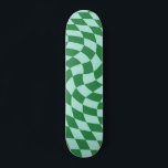 De groene en Blauwe Gangschikte Checkerboard van d Persoonlijk Skateboard<br><div class="desc">Trendy,  moderne psychedelische retro vervormde en vervormde schaakbord ontwerpen. 70 trippy warme cheques voor je. Gecontroleerde gevarieerde skateboard,  gevarieerd chequebord,  zeven keer gerangschikt skateboard</div>
