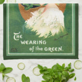 De groene keukenhanddoek dragen (Gevouwen)