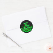 De groene Vlammonster in de Starlight Sky Ronde Sticker (Envelop)