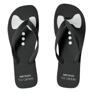 De Groom. Stropdas en Buttonnen rond de witte vlin Teenslippers
