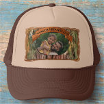 De grootste pap van de boomwereld OAX1 Trucker Pet<br><div class="desc">Het schilderen "Boom van Tule Oaxaca OAX1" Collectie Design gemaakt van mijn schilderij "Boom van Tule Oaxaca OAX1", die de Tule-boom vastlegt, of El Árbol del Tule, is een Montezuma-cyperboom op grond van een kerk in Santa María del Tule in de Mexicaanse staat Oaxaca. Ik ging deze prachtige boom zien...</div>