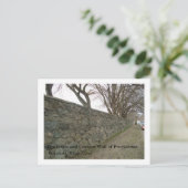 De grote en nieuwsgierige muur briefkaart (Staand voorkant)