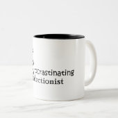 De grote P Tweekleurige Koffiemok (Voorkant rechts)