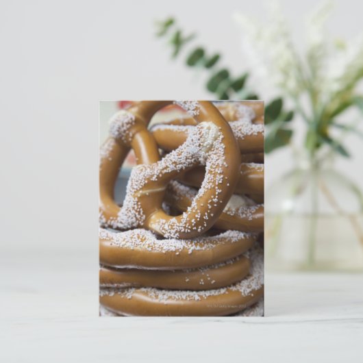 De grote pretzels van de New Yorkse straatverkoper Briefkaart (Staand voorkant)