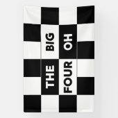 De Grote Vier Oh Zwarte Witte Geruite Verjaardag Spandoek (Verticaal)