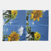 de grote zonnebloem schijnt een blauwe hemel wit theedoek (Horizontaal)