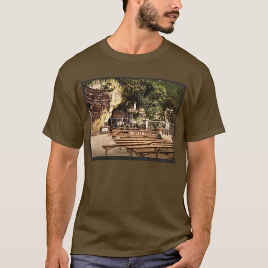 De grotto Notre Dame, Lourdes, Pyreneeën, Frankrij T-shirt (Voorkant)
