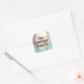 De gruwelen duren voort vierkante sticker (Envelop)