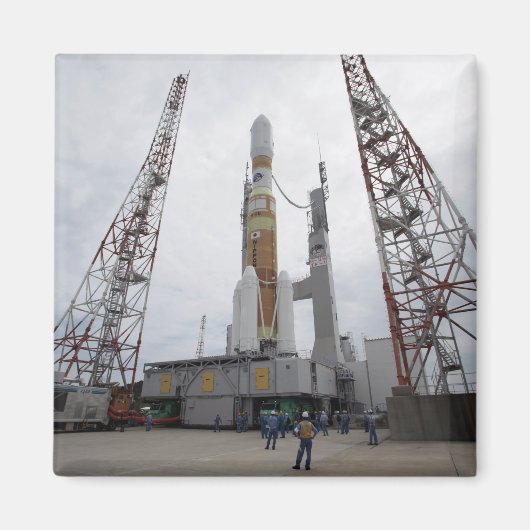 De H-IIB-raket op het lanceerpad Magneet (Voorkant)