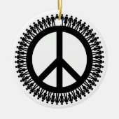 De hand om het wereldvredesbord houden keramisch ornament (Voorkant)