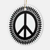 De hand om het wereldvredesbord houden keramisch ornament (Links)