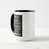 De handen van het wasgoed raken niet het Bijbelcit Mok (Voorkant links)