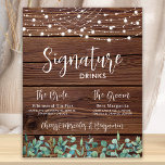 De handtekening Drink Greenery String Lights Weddi Poster<br><div class="desc">De Drinken van de handtekening! Moderne maar roestachtige eucalyptus en snaarlampen op landhout met elegante kalligrafie, deze drink-balk voor handtekeningen bevat twee cocktails "de Bride" en "de Groom", die zijn gepersonaliseerd met uw drinken van keuze. Pas dit elegante trouwbord met uw namen en handtekening drinken aan! COPYRIGHT © 2020 Judy...</div>