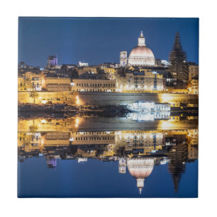 De haven van Valletta in de stad 's nachts Tegeltje