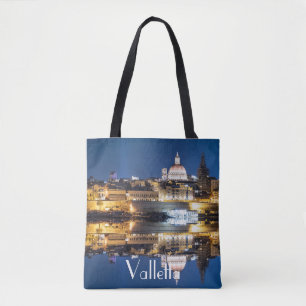 De haven van Valletta in de stad 's nachts Tote Bag