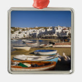 De havenstad met kleurrijke vissersboten metalen ornament (Voorkant)