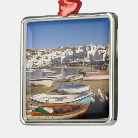 De havenstad met kleurrijke vissersboten metalen ornament (Links)