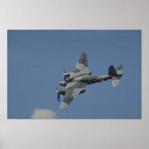 De Havilland Mosquito T3 bankieren, met invasie Poster