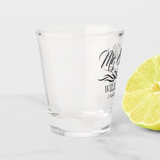 De heer en mevrouw Gepersonaliseerde Surname Weddi Shot Glas (Links)