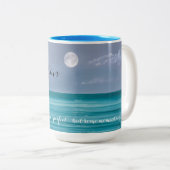 De heer en mevrouw Moonlit strandbruiloft thema Tweekleurige Koffiemok (Voorkant rechts)