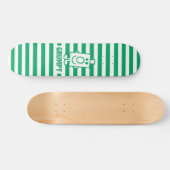 de heer Grumpy | Mischengrin en groene stripes Skateboard (Horizontaal)
