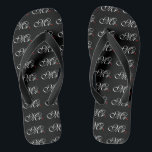 De heer Husband Groom Zijne Hers Newly Weds Teenslippers<br><div class="desc">Mr. en Mrs. Husband Wife His Hers Newly Weds op een aangepaste set van teenslippers om te draag of te delen. Borduurwerk design die u gemakkelijk kunt personaliseren zijn verkrijgbaar in een selectie van populaire kleuropties. Gebruik de link "Vraag het deze ontwerper" om contact met ons op te nemen voor...</div>