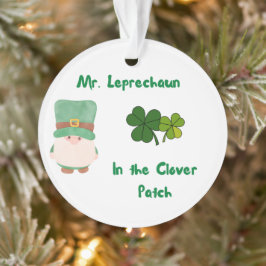 De heer Leprechaun in de klap op een Ornament