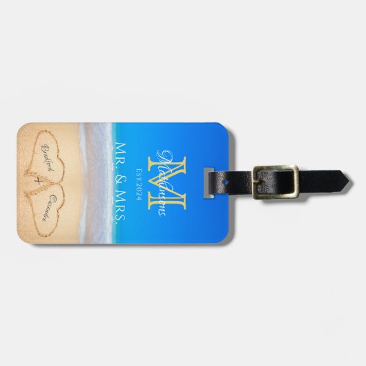 de heer Mrs Beach Wedding Hearts Sand Family Monog Bagagelabel (Voorkant horizontaal)