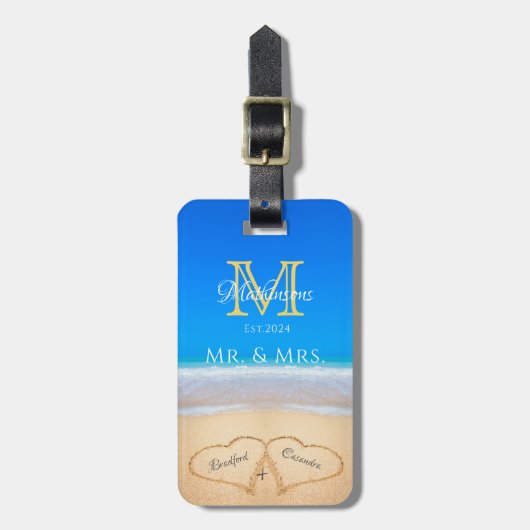 de heer Mrs Beach Wedding Hearts Sand Family Monog Bagagelabel (Voorkant verticaal)