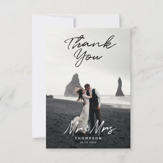 De heer Mrs Modern Black White Script Wedding Phot Bedankkaart (Voorkant)