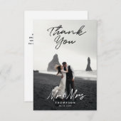 De heer Mrs Modern Black White Script Wedding Phot Bedankkaart (Voorkant / Achterkant)