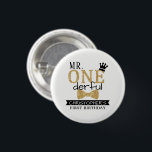 de heer ONEderful 1st Birthday Party Favor Ronde Button 3,2 Cm<br><div class="desc">Vier in stijl met deze leuke en zeer trendy 1e verjaardagsfeestknoppen. Het ontwerp is gemakkelijk te personaliseren met uw speciale evenementenbewoording en uw gasten zullen blij zijn wanneer ze deze fantastische knoppen ontvangen. Overeenkomende partij items zijn te vinden in de collectie.</div>