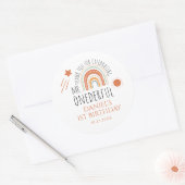 de heer Onederful Boho regenboogprik eerste verjaa Ronde Sticker (Envelop)