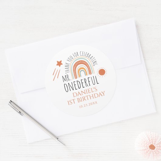 de heer Onederful Boho regenboogprik eerste verjaa Ronde Sticker (Envelop)