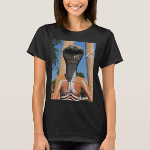 De heer Snake AKA Cobra Head ... Boeddhistische he T-shirt