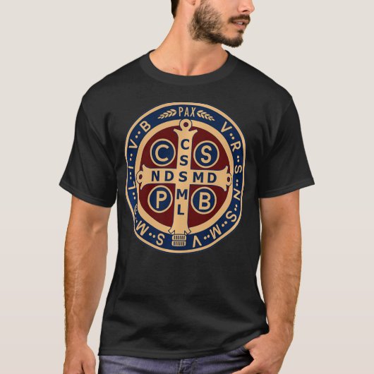 De heilige Benedict-katholieke medaille T-shirt (Voorkant)