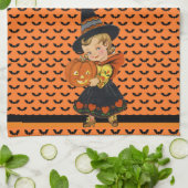 De heks van 1940 is gewoon te Schattige! Halloween Theedoek (Gevouwen)