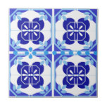 De heldere blauw-marine-azulejos-stijl tegeltje<br><div class="desc">Geïnspireerd door de Portugese Azulejos maken deze prachtige heldere blauwe tegels verbluffende rugspetters voor keukens en badkamers. Deze kunnen ook worden omhuld om aan muren als accentdecor te hangen.</div>